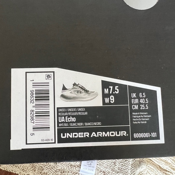 Under Armour White and Black Echo Shoes m7.5/w9 - Picture 4 of 4